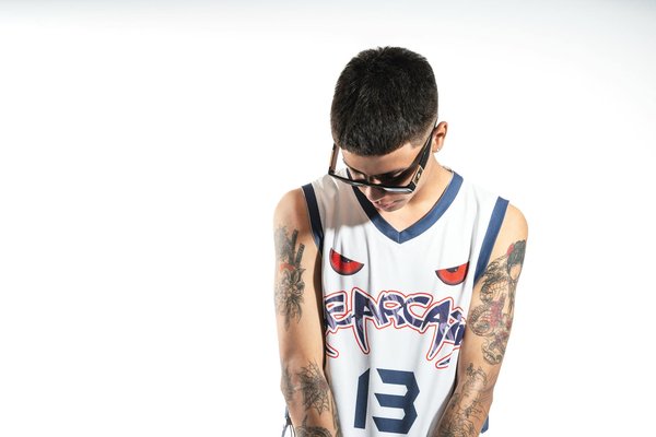 L'importance de Khol poudre sur les yeux