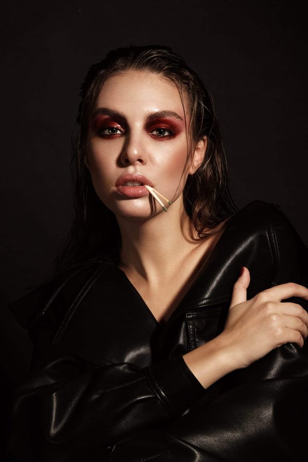 Portrait de femme : l'icône de mode du mois